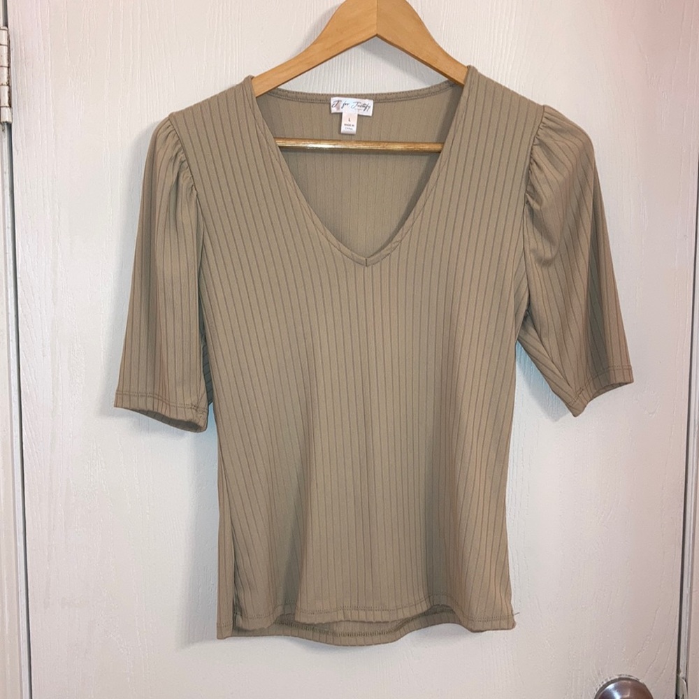 J for Justify Ribbed V-Neck Short Sleeve Top - Taupe